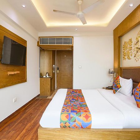 Fabhotel Prime Star 17 - Nr Yashobhoomi Convention Centre 德里 外观 照片