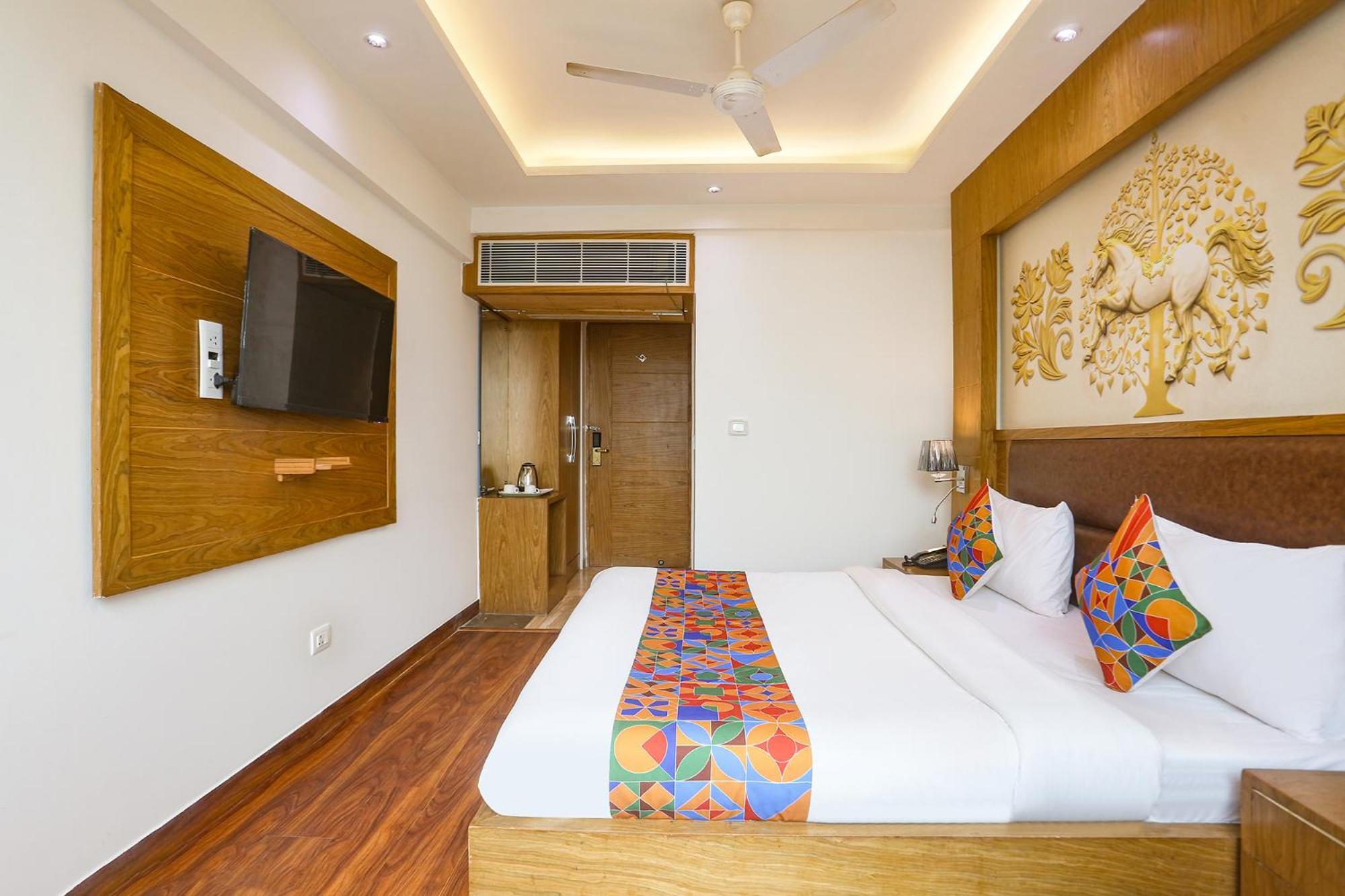 Fabhotel Prime Star 17 - Nr Yashobhoomi Convention Centre 德里 外观 照片