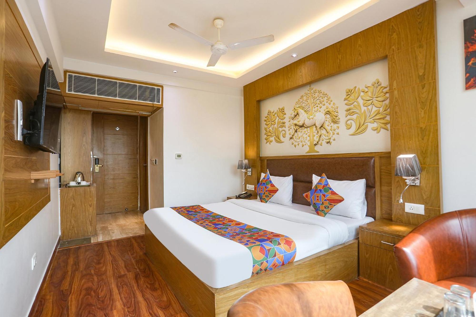 Fabhotel Prime Star 17 - Nr Yashobhoomi Convention Centre 德里 外观 照片
