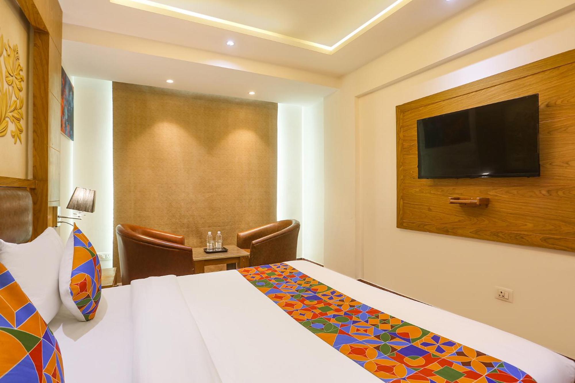 Fabhotel Prime Star 17 - Nr Yashobhoomi Convention Centre 德里 外观 照片
