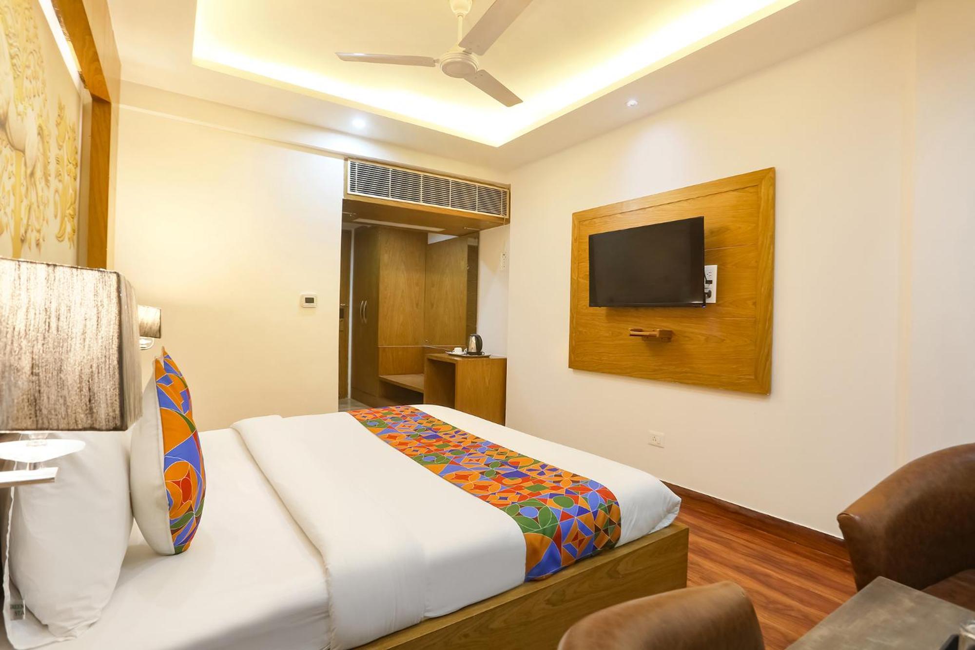 Fabhotel Prime Star 17 - Nr Yashobhoomi Convention Centre 德里 外观 照片