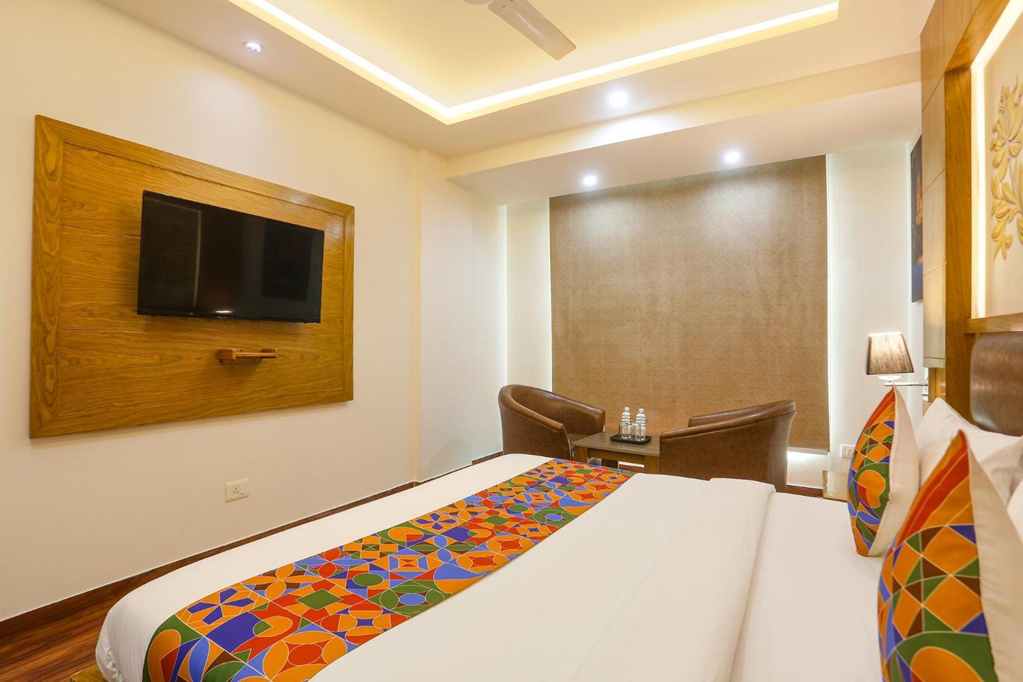 Fabhotel Prime Star 17 - Nr Yashobhoomi Convention Centre 德里 外观 照片