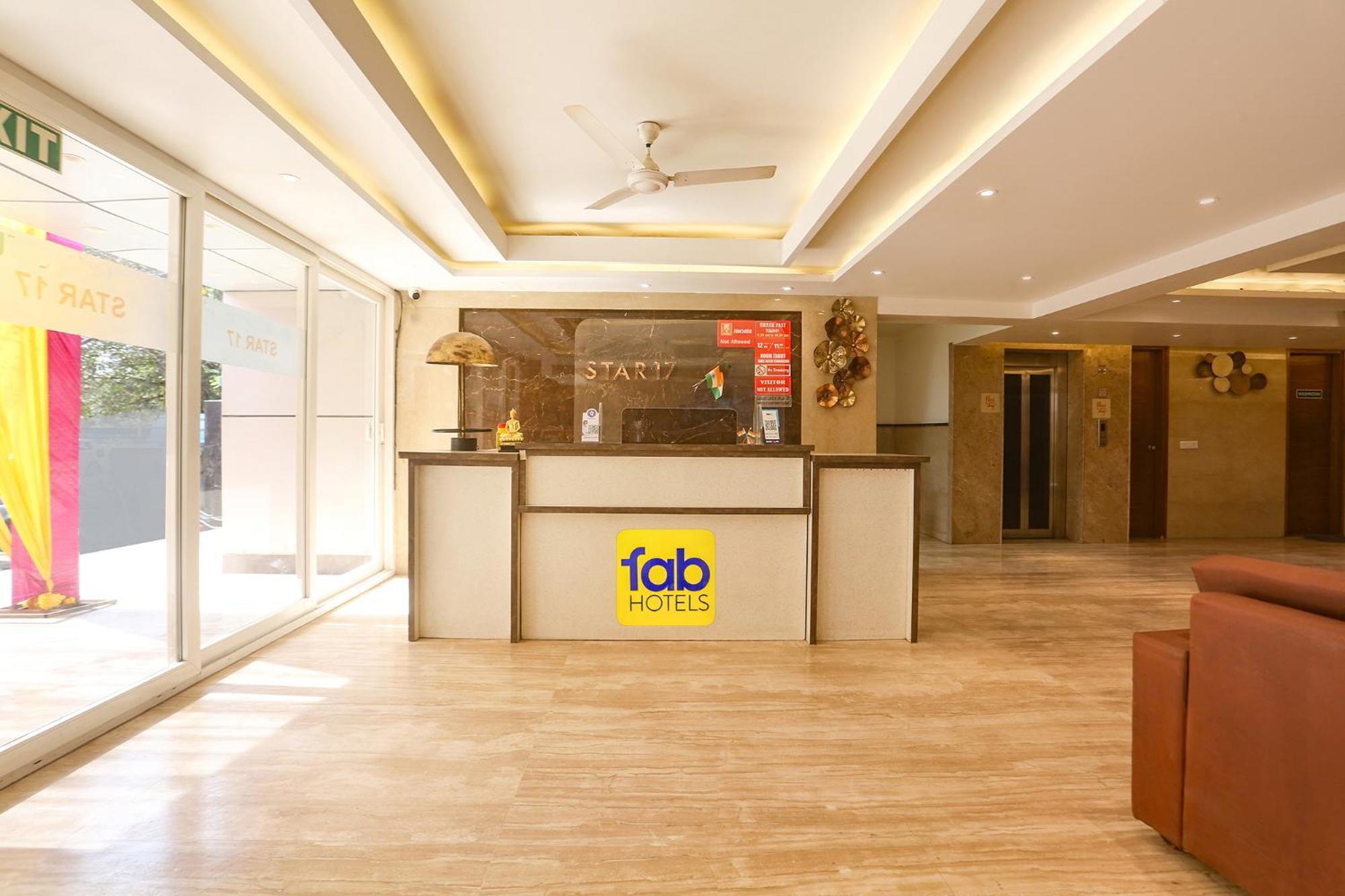 Fabhotel Prime Star 17 - Nr Yashobhoomi Convention Centre 德里 外观 照片