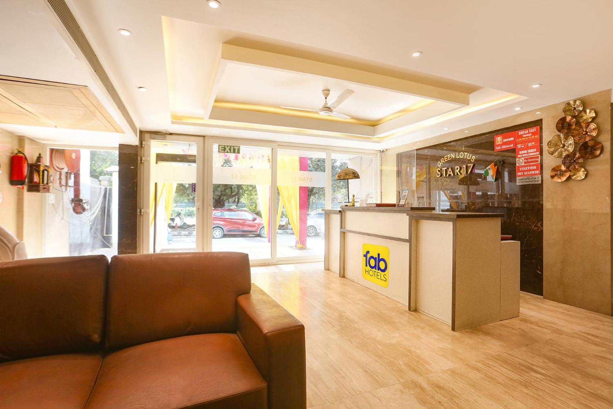 Fabhotel Prime Star 17 - Nr Yashobhoomi Convention Centre 德里 外观 照片